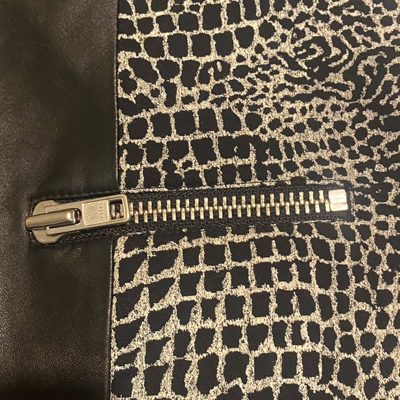 The Kooples | The Kooples Black Lambskin Leather Leopard Print Mini Skirt NWOT S - Picture 5 of 10